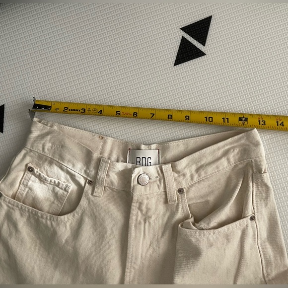 BDG|UO Cream Neutral High Rise Baggy Jeans, size 29•••90’s Style, Excellent🫶🏻 - Picture 12 of 12